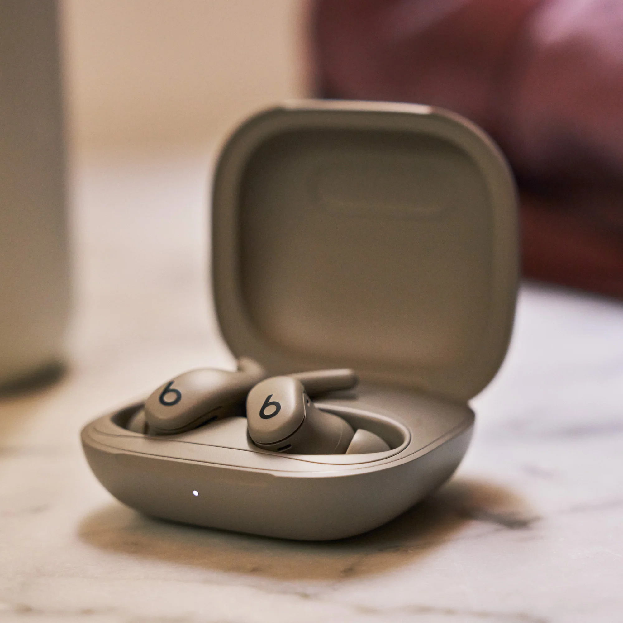 Earbuds Beats Powerbeats Fit Cinza - Image 5
