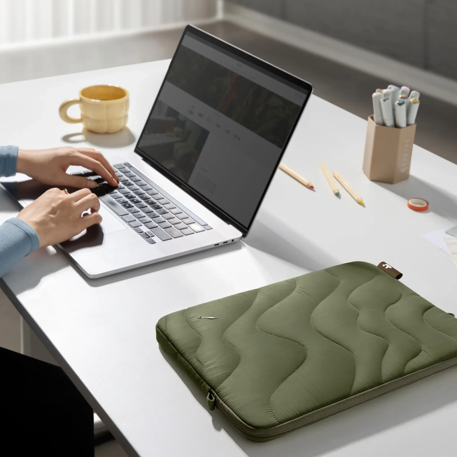 Sleeve Tomtoc Terra-A27 Puffy Laptop 15 Inch MacBook Greenlands - Image 6